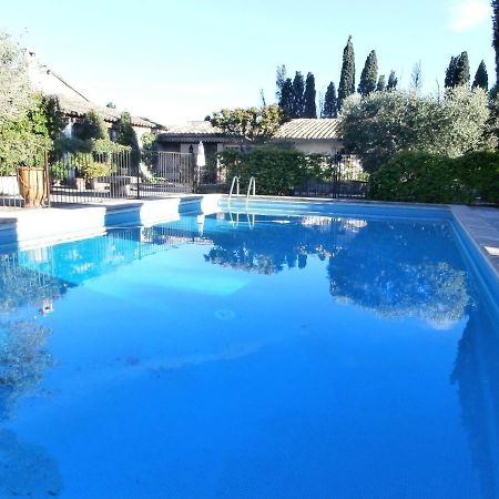 Les Grands Pins Saint-Andiol Exterior foto