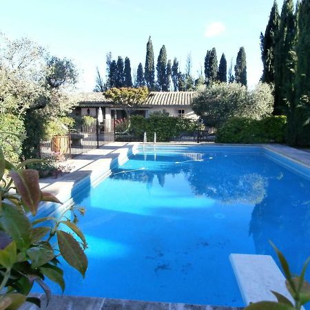 Les Grands Pins Saint-Andiol Exterior foto